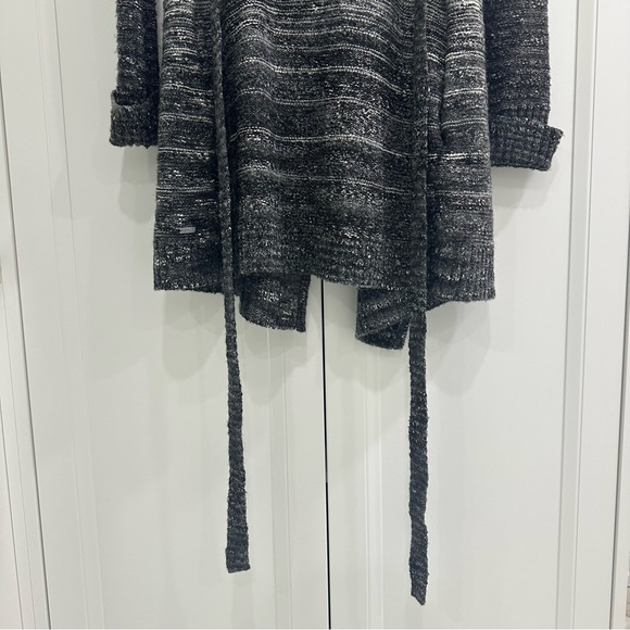 Guess Grey and White Wool Blend Cozy Sweater Long Sleeve Cardigan - Picture 6 of 10